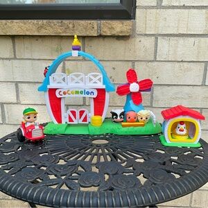 CoComelon Petting Farm Playset Sounds, Phrases and Musical for Kids and Toddlers